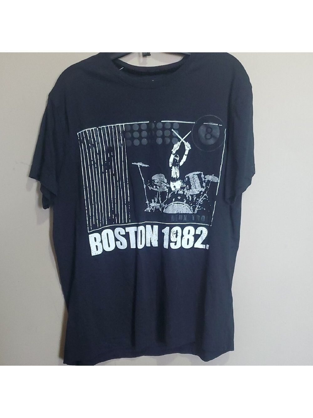 Mens Black Graphic T-Shirt Size Large